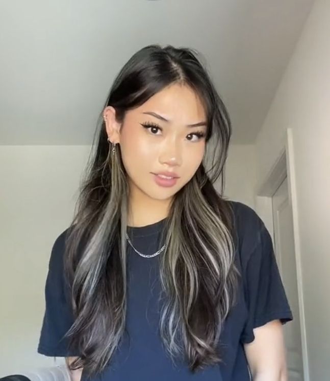 Hidden Hair Color, Half Dyed Hair, Skunk Hair, Hair Color Asian, Black Hair Balayage, Hair Color Underneath, Peekaboo Hair, Hair Color Streaks, Hair Streaks