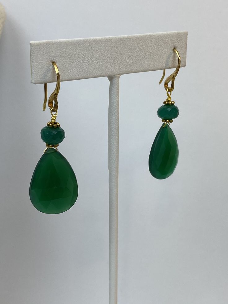 Faceted briollate pear shape Green onyx earrings beautiful gift, very Elegant, rich color of green May birthstone, beautiful dark faceted green Emerald onyx Emerald green onyx is the birthstone of May. the symbol of love, hope and harmony Beautiful rich color. Beautiful quality Product Details ◈ Handmade in the U.S.A. ◈ Gold filled finding and gold over 925 silver hook earrings ◈ Emerald Green onyx: 23x17.5 mm natural gemstones beautiful deep green color and 8.5mm emerald green onyx beads ◈ face Elegant Hypoallergenic Green Jewelry, Elegant Green Hypoallergenic Jewelry, Classic Green Drop Jewelry, Elegant Green Onyx Drop Earrings, Classic Teardrop Earrings For May Birthstone, Classic Teardrop May Birthstone Earrings, Elegant Green Onyx Gold Earrings, Pear-shaped Emerald Earrings As A Gift, Pear-shaped Emerald Earrings For Gift