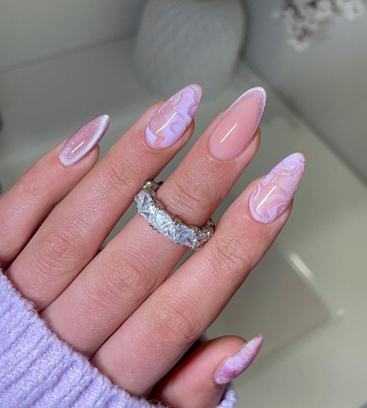 Lilac Nails, Pink Nail, Stick On Nails, Floral Nails, Chic Nails, Short Acrylic Nails, Nail Arts, Purple Nails, Trendy Nails