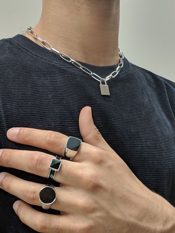 Chains And Rings Men, Aesthetic Jewelry For Men, Best Rings For Men, Guy Jewelry Rings, Guys With Chains, Guys Jewelry Necklaces, Cool Mens Jewelry, Men’s Necklace Aesthetic, Rings On Guys