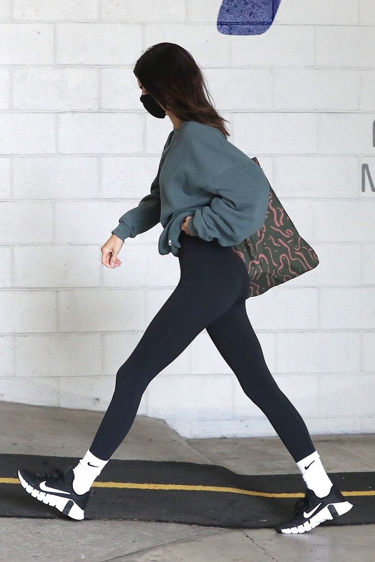 Hailey Rhode Baldwin, Gymwear Outfits, Kendall Style, Fitness Wear Outfits, Kendall Jenner Outfits, Workout Attire, Looks Street Style, Looks Black, Gym Style