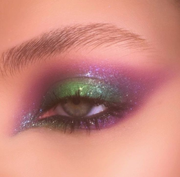 Zendaya Euphoria Makeup, Artsy Eyeshadow, Purple Makeup Looks, Super Shock Shadow, Punk Makeup, Super Shock, Swag Makeup, Purple Makeup, Ethereal Makeup