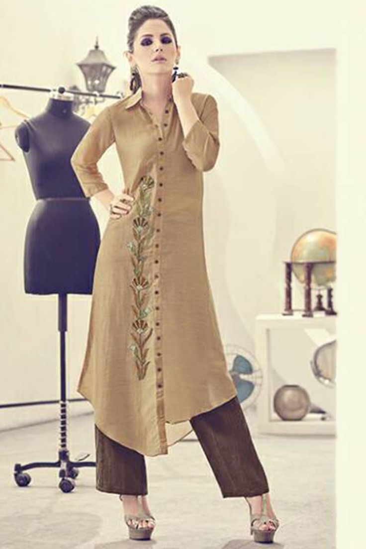 Fancy Kurti Designs Latest, Plain Kurti Designs, Plain Kurti, Casual Kurti, Ladies Suits, New Kurti Designs, Attractive Dresses, Designer Kurti Patterns, Simple Kurti Designs