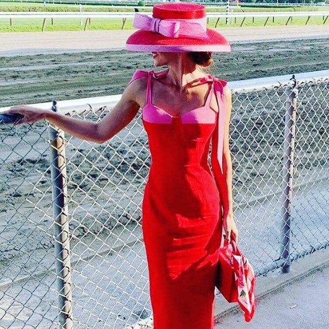 This Red & Pink Sinamay Hat with pink trim is perfect for a Royal Ascot hat. Pair with a bright pink or red dress to stand out at an horse race or garden party.   Royal Ascot Hat Idea | Royal Ascot Outfit Idea  #OutfitIdeasForWomen #FashionBlog #fashionblogger #fashionforwomen Kentucky Derby Party Attire, Horse Race Outfit, Derby Day Fashion, Couture Fascinators, Kentucky Derby Party Outfit, Kentucky Derby Outfit, Kentucky Derby Fashion, Derby Attire, Kentucky Derby Style