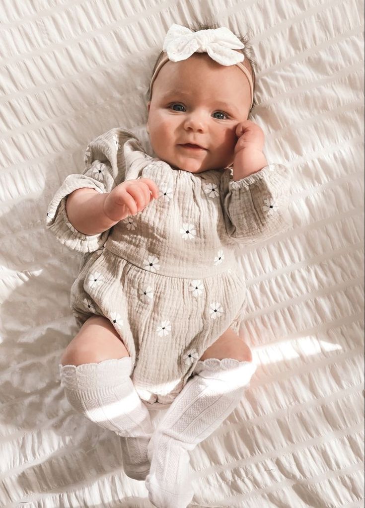 Newborn Girl Outfit Ideas, Cute Simple Maternity Outfits, Baby Girl Neutral Outfits, Cute Newborn Baby Girl Outfits, Summer Newborn Outfits, Newborn Summer Outfits, Newborn Outfits Girl, Baby Girl Fall Fashion, Baby Romper Outfit