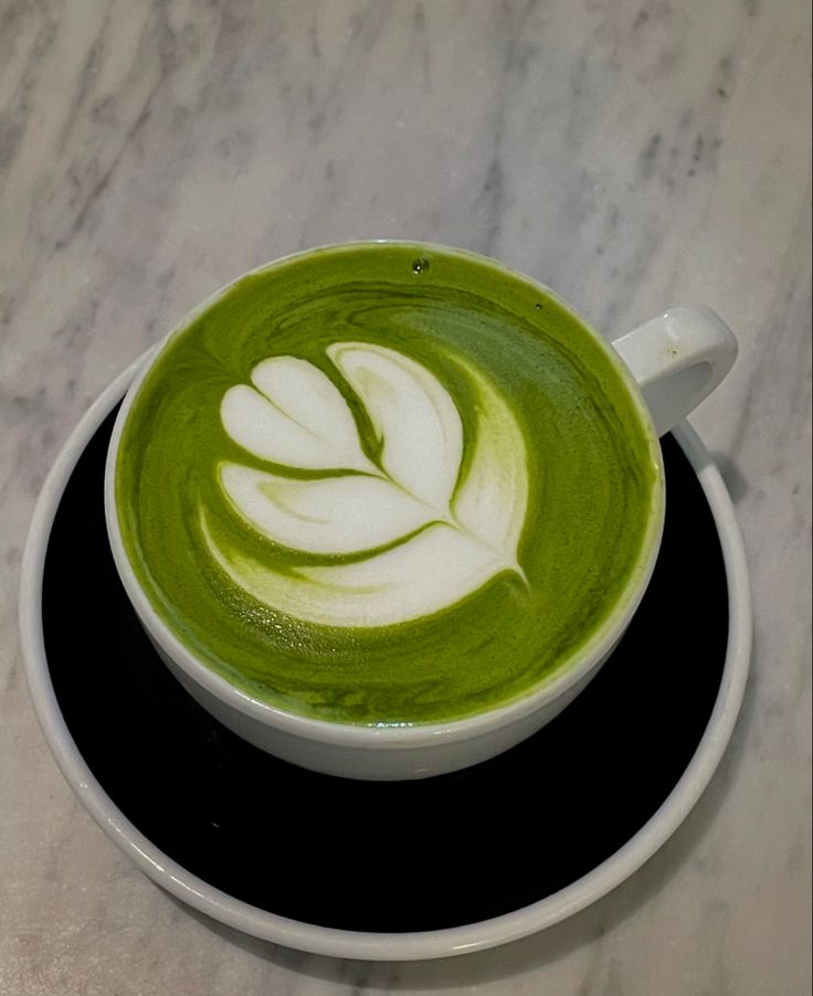 Matcha latte, cafe, cup, tea cup, coffee, brunch, latte art Matcha Latte Art, Matcha Drink Recipes, Matcha Tea Latte, Matcha Cafe, Matcha Lover, Matcha Aesthetic, Matcha Green Tea Latte, Green Cafe, Matcha Drink