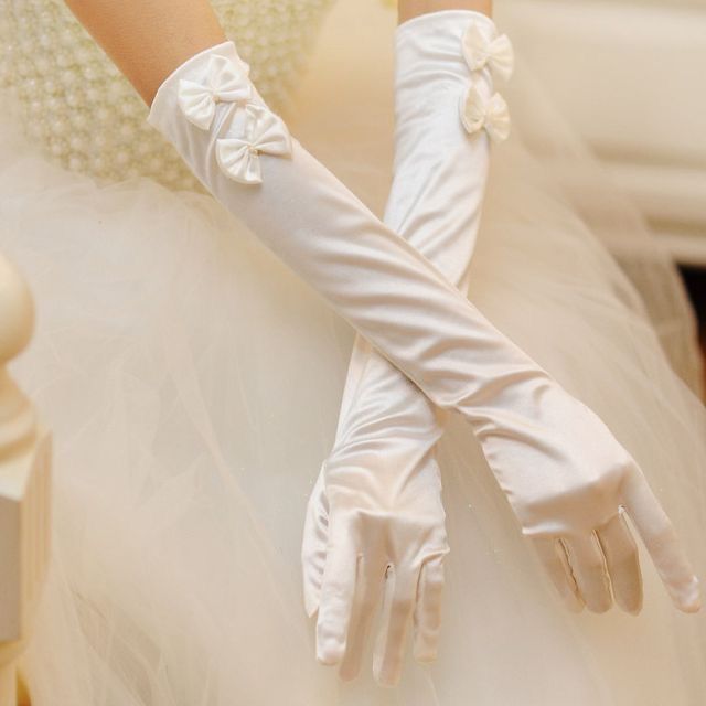 Bridal Gloves Long, Wedding Dress With Gloves, Princess Gloves, Long White Gloves, Fancy Gloves, Bride Gloves, Gloves Aesthetic, Dress With Gloves, Evening Gloves