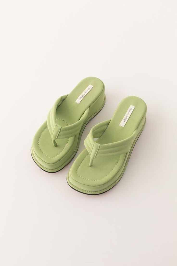 The Best Platform & Wedge Flip-Flops For Summer 2020 Stylish Flip Flops, Dr Shoes, Platform Flip Flops, Wedge Flip Flops, Shoe Inspo, Aesthetic Shoes, Swag Shoes, Pretty Shoes, Dream Shoes