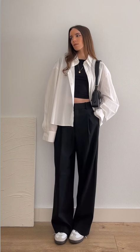 Office Aesthetics Women, Cargo Office Outfit, Shirts Style For Women, Styling A White Shirt Women, Uni Looks Outfits, Outfit For College Girl, Outfit Ideas Women Over 40 Casual, White Shirt Black Pants Outfit Woman, Black Dress Pants Outfit Casual