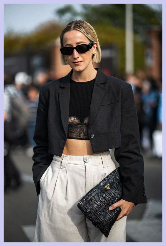 Blazer Crop Top Outfit, Black Cropped Blazer Outfit, Black Blazer Street Style, Blazer Outfits Street Style, Crop Blazer Outfit, Cropped Blazer Outfit, Vintage Prada Bag, Fashion Week Ss23, Nyfw Outfits