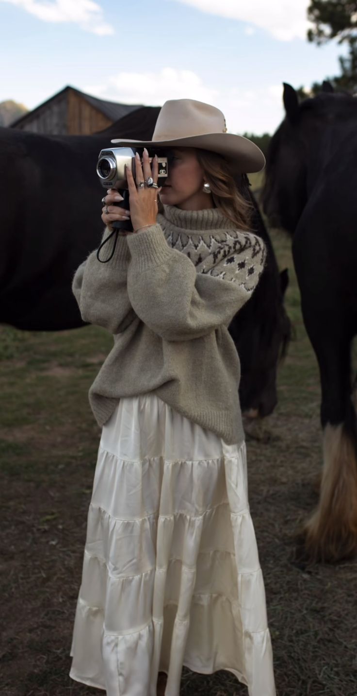 Western Photoshoot Outfits, Country Winter Outfits, Western Winter Outfits, Country Outfits Women, Western Photoshoot, Cowgirl Boots Outfit, Classy Cowgirl, Chique Outfit, Southern Outfits