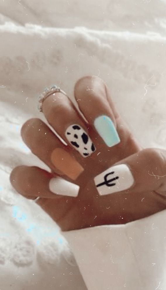 Easter Nails For Beginners, Lainey Wilson Nail Ideas, Nails For Sixth Graders, Volleyball Nail Ideas, Cute Nails For Middle School, Country Fest Nails, Cute Country Nails Short, Cute Nail Ideas For Teenagers, Wrangler Nails