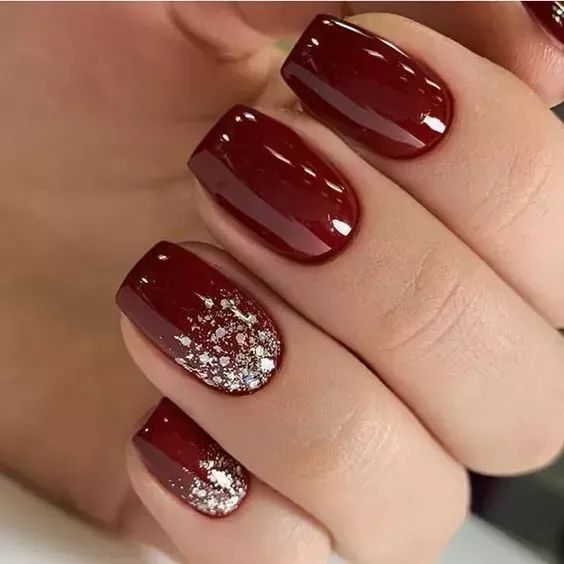 Holiday Nail Colors, Christmas Nail Colors, Holiday Nails Winter, Nail Colors Winter, Christmas Gel Nails, Christmas Nail Art Designs, Gel Nail Colors, Red Nail, Winter Nail Designs