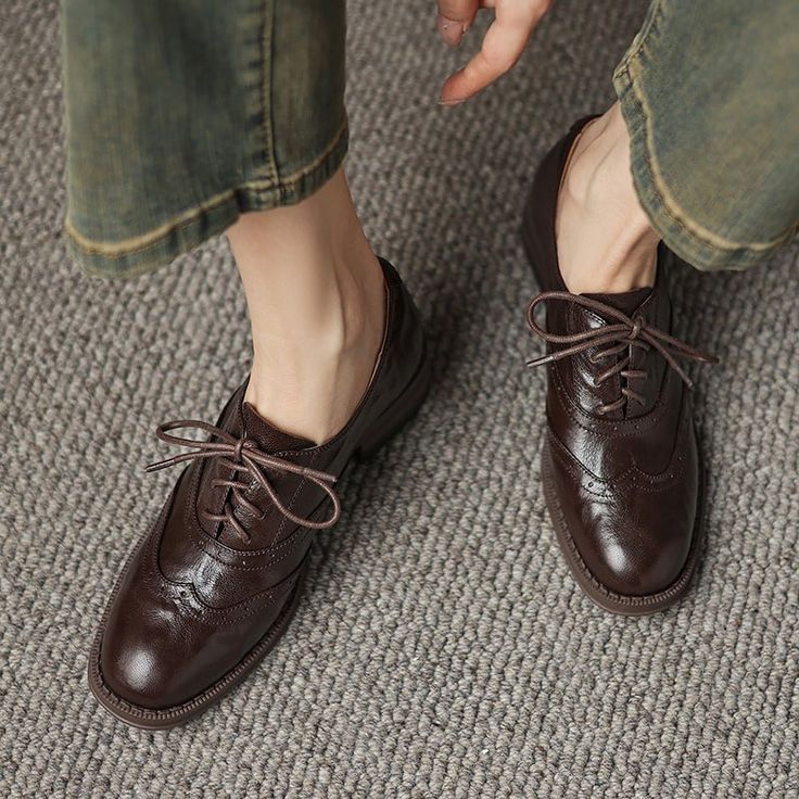 Chic Brown Round Toe Oxfords, Brown Cushioned Oxford Shoes, Classic Vintage Brown Round Toe Oxfords, Oxford Lace-up Platform Shoes With Round Toe, Brown Lace-up Oxfords With Perforated Toe Box, Oxford Shoes Heels, Oxford Heels, Kitten Heel Pumps, Leather Items