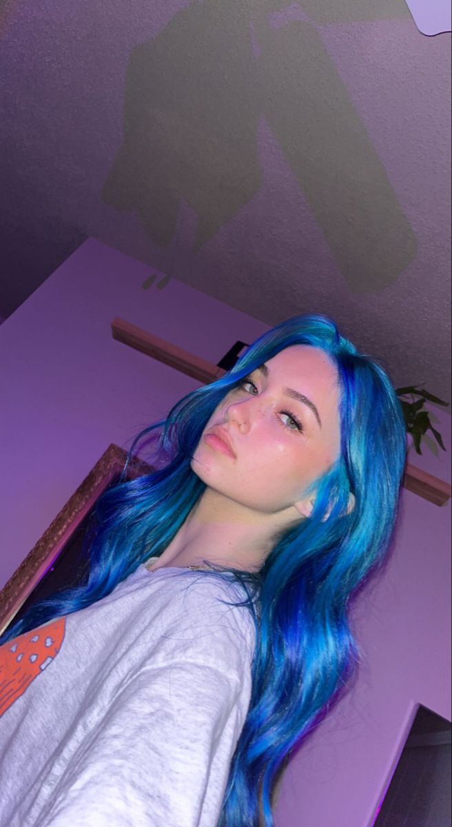 Blue Hair Aesthetic, Bright Blue Hair, Dyed Hair Blue, Light Blue Hair, Dyed Hair Inspiration, Pretty Hair Color, Dull Hair, Hair Color Blue, Creative Hairstyles