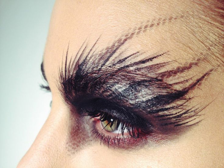 Crow Makeup, Eye Make Up Ideas, Makeup Gone Wrong, Make Up Yeux, Editorial Make-up, Bird Makeup, Fantasy Make-up, Inspiration Moodboard, Editorial Inspiration