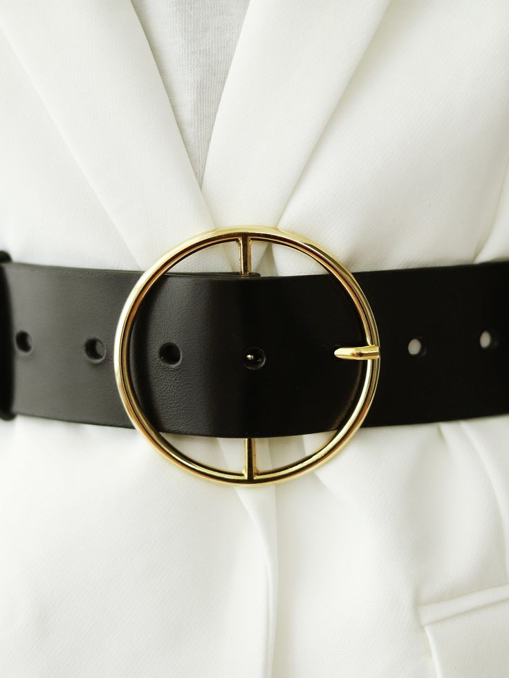 Made from smooth italian leather, this high waist belt is perfect to accesorize your favourite blazer. Featuring a round buckle at the front, this belt will complete any outfit in style. Belt width: 4 cm Ajustable using the front buckle Designed to be fitted on the waist Round Buckle Belt, Gold Buckle Belt, Dress Belts, Belt Buckle, Black Waist Belt, Silver Lights, Gold Light, Brown Silver, Wide Belt