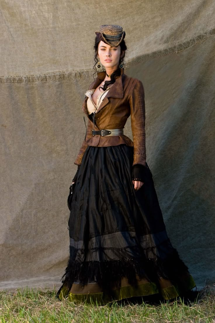 Megan Fox Wild West Costumes, Wild West Outfits, Moda Steampunk, Jonah Hex, Mode Steampunk, Weird West, Western Costumes, Formal Clothing, Steampunk Women