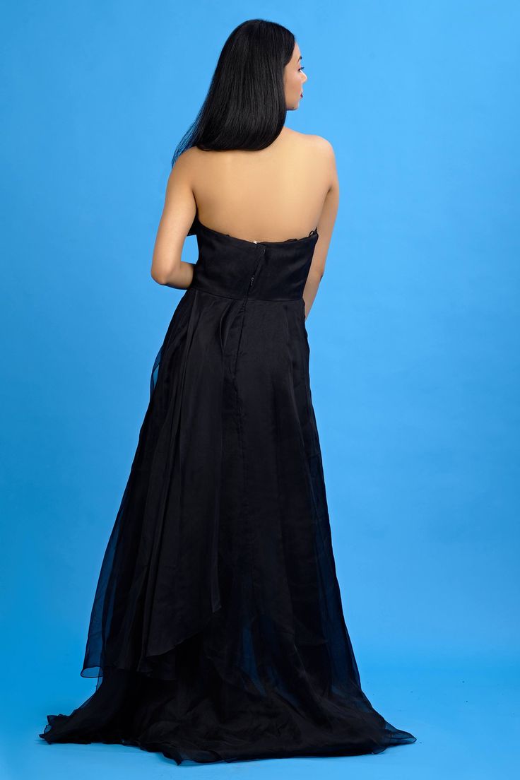 Black organza flared layered gown with cinched waist and gathers at the front.
Components:1
Embroidered
Neckline:Straight across
Color:Black
Front pleat gathers
Layered gown - Aza Fashions Layered Gown, Gowns Black, Gown For Women, Gown Black, Black Embroidery, Embroidered Neckline, Gowns Online, Fashion App, Cinched Waist