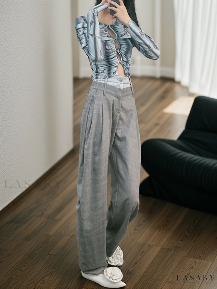 Lasaky - High-waisted casual denim pants with stylish patchwork design Wide Leg Patchwork Bottoms For Spring, Spring High Waist Patchwork Pants, Spring Patchwork Straight Pants, Chic Wide Leg Patchwork Bottoms, Chic Patchwork Bottoms For Summer, Chic Summer Patchwork Bottoms, Trendy Patchwork Pants For Spring, Patchwork Straight Pants For Fall, Spring Patchwork Pants