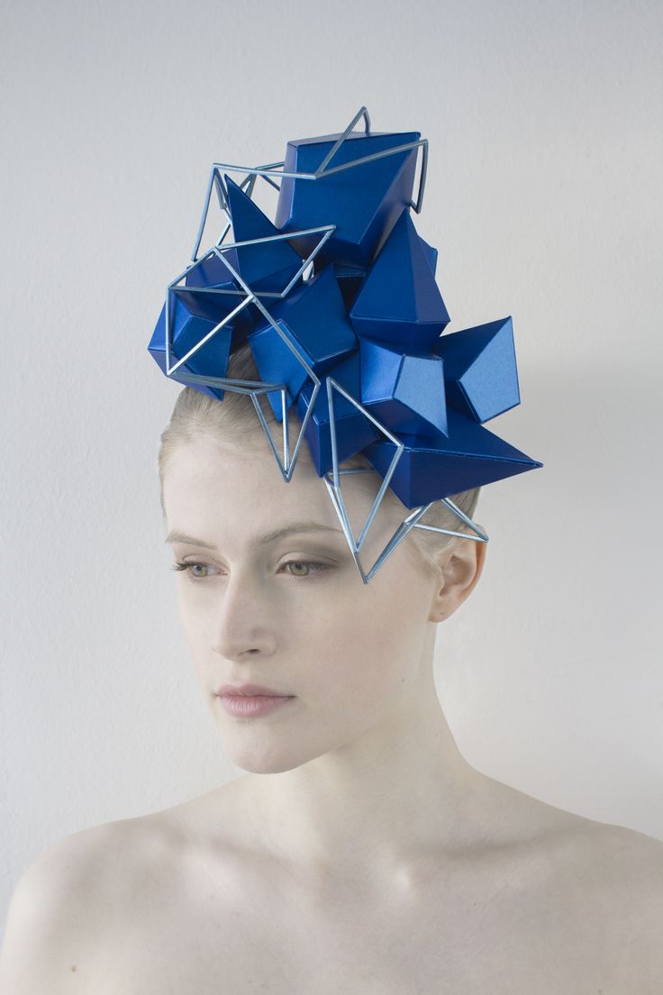 Paper Headpiece by misassembled.com - Geometric, Origami Fashion, Chalcanthite Paper Headpiece, Junk Couture, Mode Origami, Origami Hat, Paper Head, Geometric Origami, Origami Fashion, Geometric Fashion, Paper Fashion