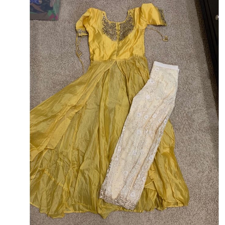 Brand New Yellow Outfit Comes With White Designed Pants Top Is Open Fitted Ankle-length Summer Sets, Fitted Yellow Bottoms For Festive Season, Fitted Yellow Bottoms For Festive Occasions, Designed Pants, Yellow Outfit, Medium Dress, White Design, Yellow White, Color White