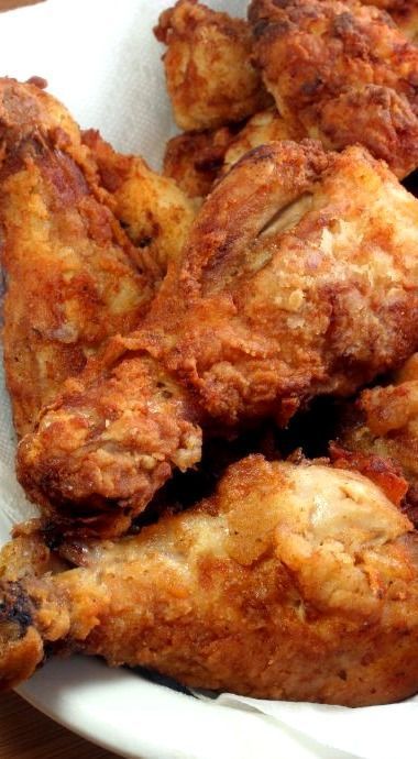 fried chicken pieces in a basket ready to be eaten