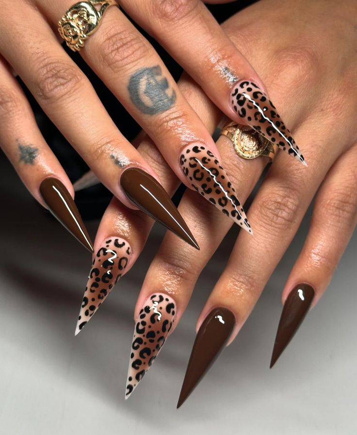 Cheetah Print Stiletto Nails, Cheetah Christmas Nails, Stiletto Acrylic Nails Designs, Animal Nails, Xmas Nails, Heart Nails, Stiletto Nails, Acrylic Nail Designs, Christmas Nails