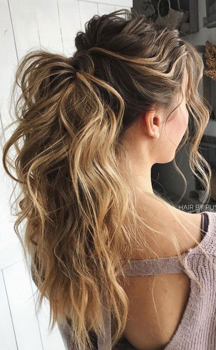 No fuss updo! No need to go all out date night and do some crazy-complicated hairstyle. these gorgeous ponytail hairstyles are also perfect for... Wedding Hairstyles Ponytail, Prom Hair Up, Side Ponytail Hairstyles, Wedding Hair Side, High Ponytail Hairstyles, Ponytail Updo, Hairstyles Ponytail, Ponytail Hairstyle, Updo Wedding