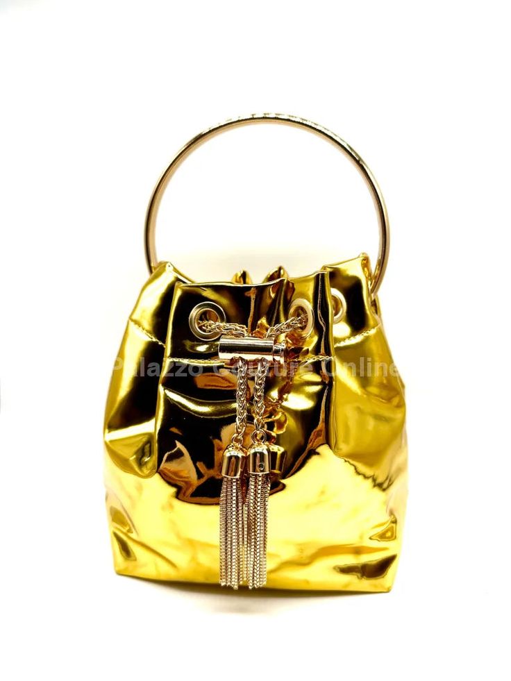 Tie top bag Cinch closure Metalic bag Crossbody chain included Approx. Height: 6’ in Approx. Width: 5’ in Final sale No returns or exchanges can be accepted Belt Ring, Casual Beach Wear, Gold Handbags, Tie Top, High Class, Shop Swimwear, New Arrival Dress, Bottoms Pants, Set Dress