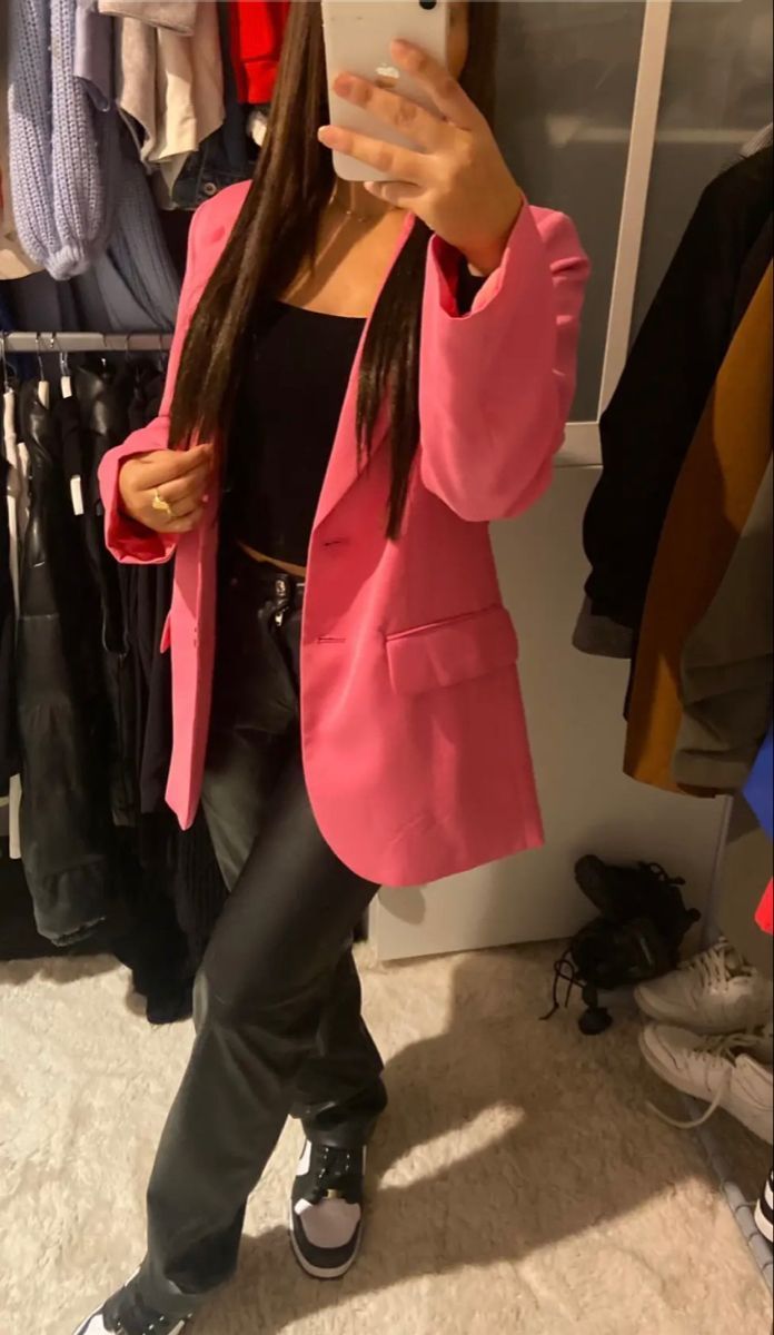 Outfit Blazer Rose, Blazer Rose Outfit, Zara Drop, White Cardigan Outfit, Blazer Rose, Fake Insta, Rose Soft, Outfit Blazer, Zara Drip