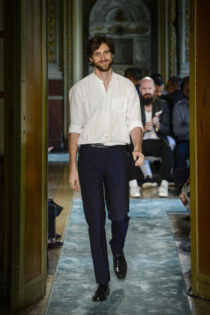 Boglioli, Look #45 Jupiter In Libra, Menswear Runway, Menswear Fashion Show, Menswear Fashion, Basic Shirts, Lifestyle Clothing, Menswear Collection, Vogue Runway, Men's Wardrobe