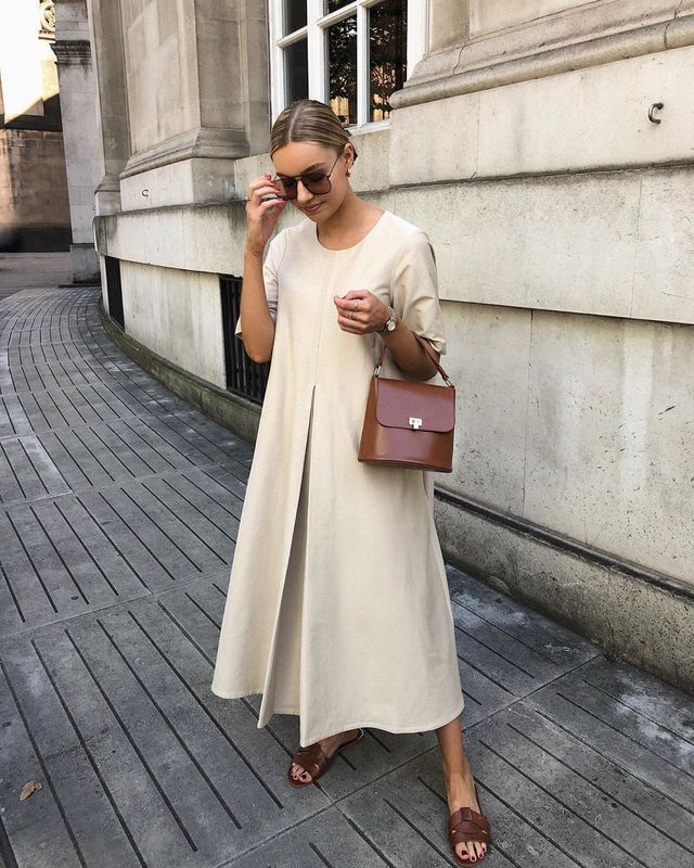 This Stylish Dress Is a Minimalist's Dream Linen Fashion, Minimalist Dresses, Mode Casual, Minimal Outfit, Instagram Outfits, Outfits Spring, 가을 패션, Trending Dresses, Minimalist Outfit