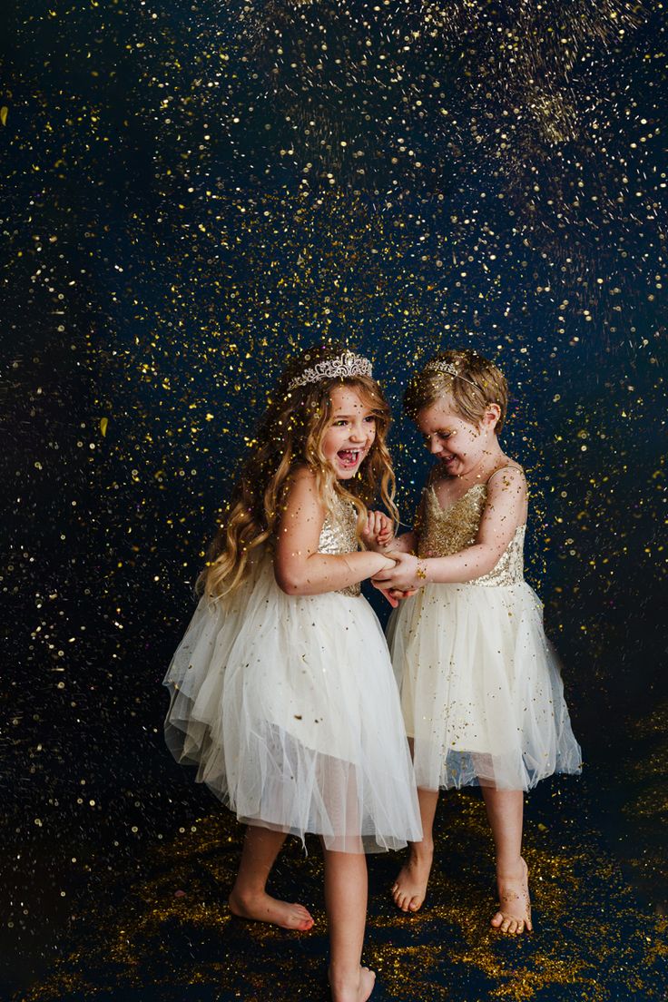 New Years Photoshoot Kids, New Years Kid Photoshoot, New Year’s Eve Photoshoot Kids, Glitter Minis Photography, Glitter Mini Session, Glitter Session Photography, New Years Eve Fashion Editorial, Nye Photoshoot, Glitter Shoot