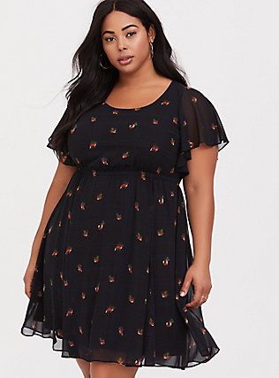 Outfit Inspirations Plus Size, Summer Outfits Big Stomach, Plus Size Summer Outfits Big Stomach, Pleated Skater Dress, Knit Skater Dress, Plus Size Summer Outfits, Black Fox, Knit Wrap Dress, Look Plus Size