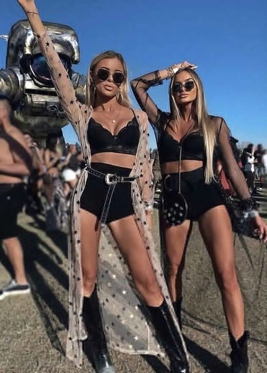 Electro Festival Outfit, Mode Coachella, Look Da Festival, Tomorrowland Outfit, Boston Calling, Cochella Outfits, Hard Summer, Festival Outfit Inspiration, Edm Festival Outfit