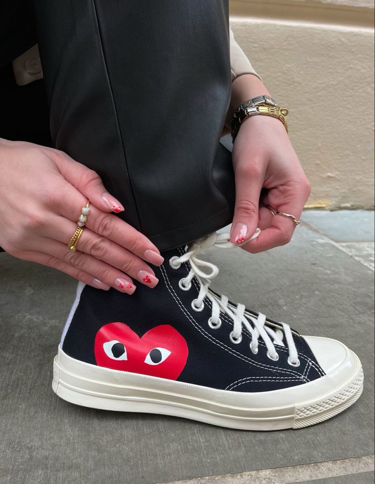 Comme des Garcons X Converse play black high top and matching nails Comme Des Garcons Shoes Outfit, Com Des Garcons Converse Outfit, Play Converse Outfit, Ball Nails, Comme Des Garcons Shoes, Shoes Wishlist, Matching Nails, Converse Play, Tenis Converse