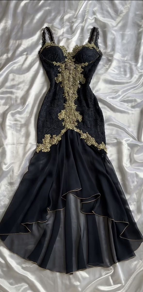 Prom Dresses Ruffles, Dresses Ruffles, Lace Prom Dresses, Chique Outfits, Prom Dress Inspiration, Cute Prom Dresses, Pretty Prom Dresses, Black Chiffon, Fairytale Dress