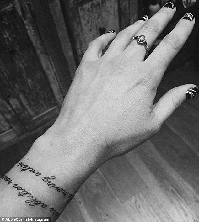 a woman's hand with two rings on it and the words, i love you to