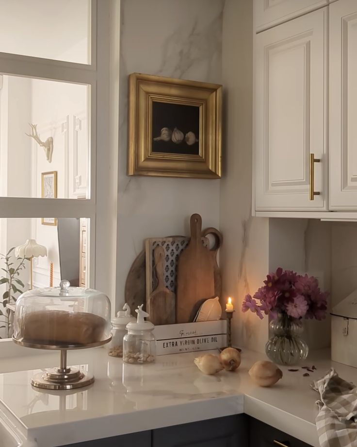 the kitchen counter is clean and ready to be used as a centerpiece for cooking