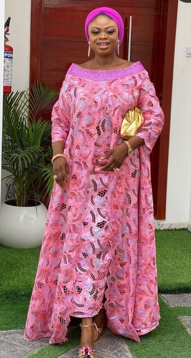 Lace Gowns Nigerian Fashion, Short Bubu Gown Styles, Gown Styles For Ladies, Bubu Gown, Lace Kaftan, Kaftan Styles, Bubu Gown Styles, Nigerian Lace Styles, African Lace Styles