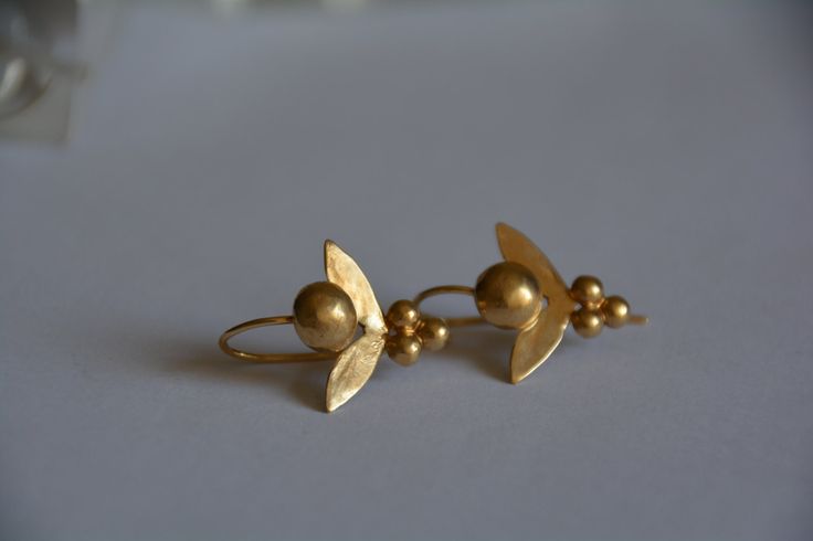 Gold earrings, tropic flower, unique earrings, vintage earrings, gold jewelry, gift for her, delicate earrings, bridal jewelry, efrat makov by EfratMakovJewelry on Etsy Gold Drop Earrings Wedding, Small Earrings Gold, Drop Earrings Wedding, Wedding Earring, Lucky Jewelry, Earrings Nature, Jewelry Delicate, Gold Bridal Earrings, Wedding Earrings Drop