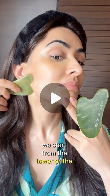 How To Use A Jade Gua Sha, His Sha Routine, Jade Face Scraper, Face Yoga Morning Routine, Using A Gua Sha, Easy Gua Sha Routine, Face Massage With Gua Sha, How To Guasha Your Face, Gua Sha Face Lift