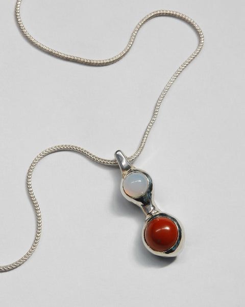 Modern Carnelian Gemstone Jewelry, Red Sterling Silver Jewelry With Round Stone, Modern Red Carnelian Jewelry, Silver Carnelian Amulet Jewelry, Modern Carnelian Jewelry As Gift, Unique Adjustable Snake Chain Necklace, Sterling Silver Necklace With Natural Round Stones, Silver Carnelian Jewelry With Large Pendant, Artisan Sterling Silver Necklace With Large Stone