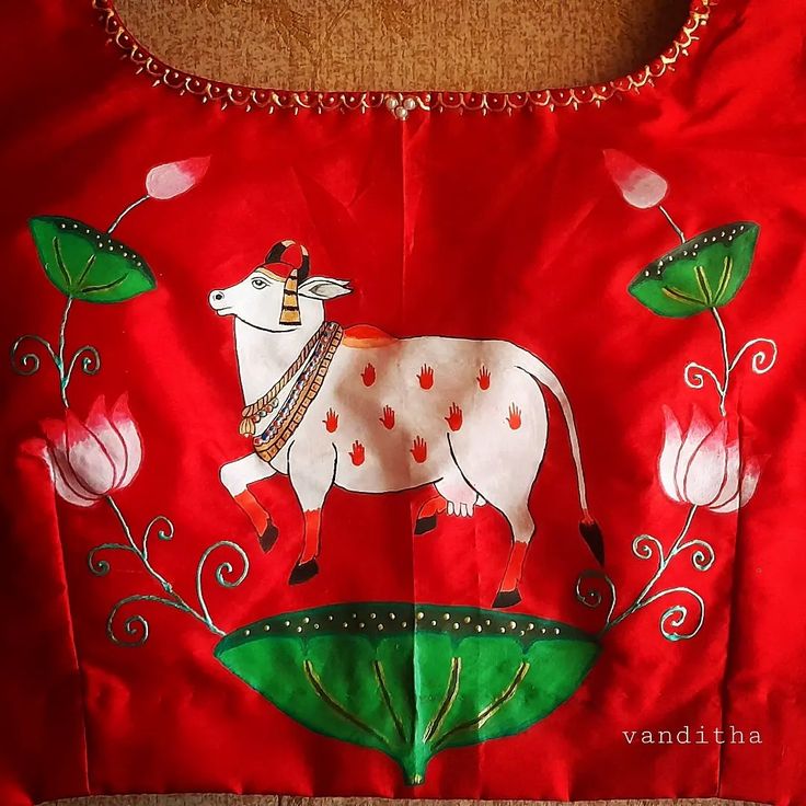 Pichwai cow handpainted on a blouse Blouse Back Painting Designs, Handpainted Blouses, Pichwai Cow, Liquid Embroidery, Blouse Painting, Thanjavur Painting, Rama Lord, Lotus Fabric, Fabric Colour Painting