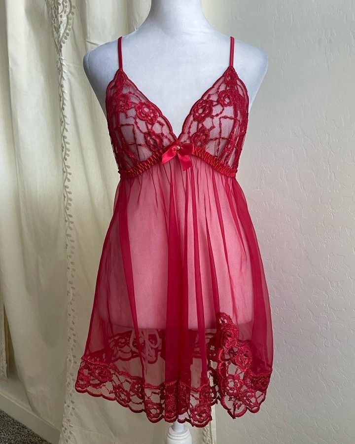 Cute Lingerie Sets, Cutesy Outfit, Red Lace Lingerie, Trendy Date Night Outfit, Night Dress For Women, Fancy Blouses, Fancy Blouse Designs, Pretty Lingerie, Night Outfits