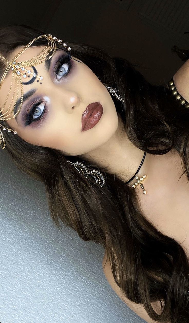 Fortune Teller Costume Makeup, Fortune Teller Hair, Fortune Teller Halloween Costumes, Fortune Teller Aesthetic, Halloween Fortune Teller Costume, Fortune Teller Makeup, Fortune Teller Halloween, Haunt Makeup, Viking Makeup