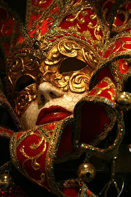 | red and gold mask | the temptation of buying this mask, but when would i use it? it would only end up on one of my walls - and that would be a shame... Venice Carnival Costumes, Costume Carnaval, Venice Mask, Venetian Carnival Masks, Mask Aesthetic, Carnival Of Venice, Venetian Masquerade, Gold Mask, Venetian Masks