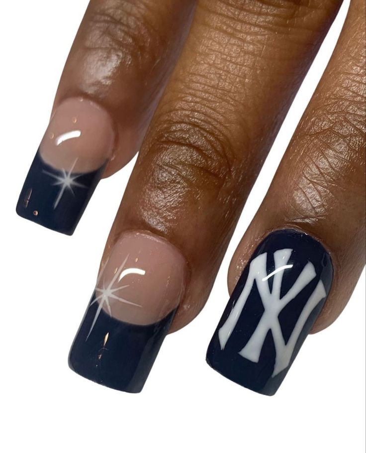 New York Yankees Nails, Yankee Nails, Ny Nails, Diy Acrylic Nails, Drip Nails, Acrylic Nails Coffin Pink, Nail Tattoo, Hot Nails, Square Acrylic Nails