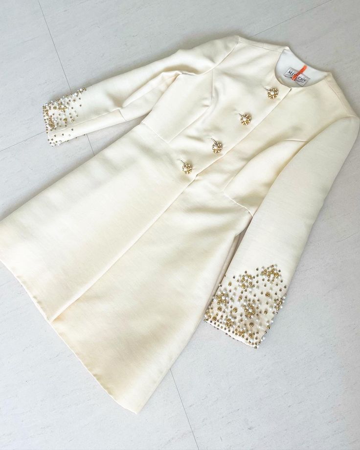 "Sooooo chic This jacket dress can be worn on its own or as outer wear! It's sooooo phenomenally stylish with the amazing gold and silver pearl details Button closure down front Condition: Excellent Label: Mardi Gras, Miller's Bust 35/36\" Waist 28/29\" Hips 36/37\" Length 34.5\" This item has been professionally dry cleaned and is ready to wear. Comes from a smoke and pet free home. Don't forget to follow me on Instagram @tammaraclearshercloset for new listing alerts. This is shipping from Sing Studded Jacket, Pearl Details, Outer Wear, Pearl Studs, Gold And Silver, Mardi Gras, Jacket Dress, Favorite Outfit, Don't Forget